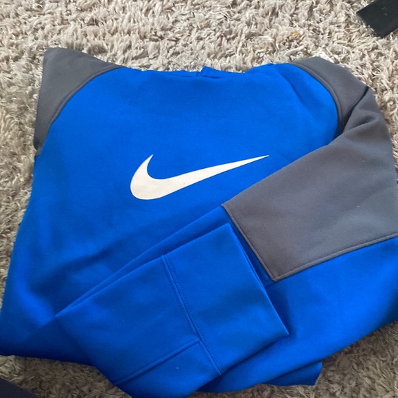 Nike hoodie - Picture 1 of 1